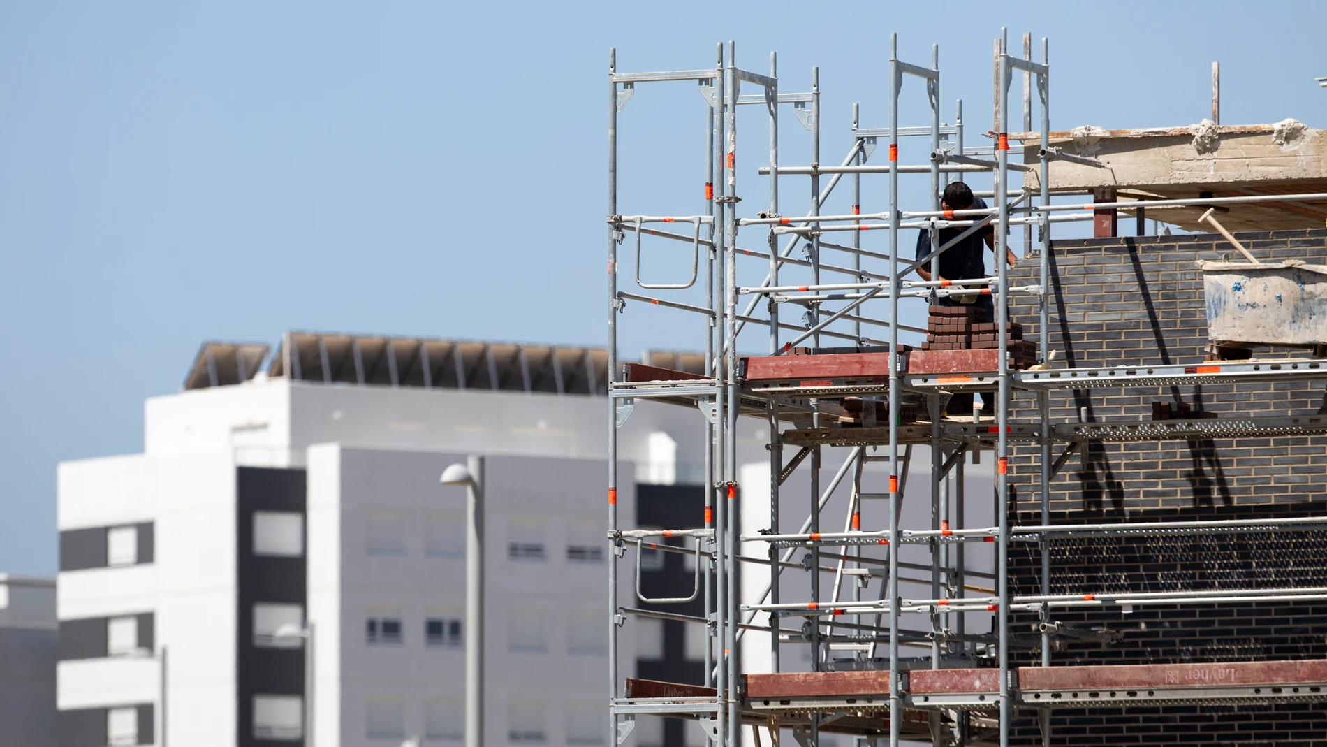 Construcción de viviendas en un barrio de Madrid