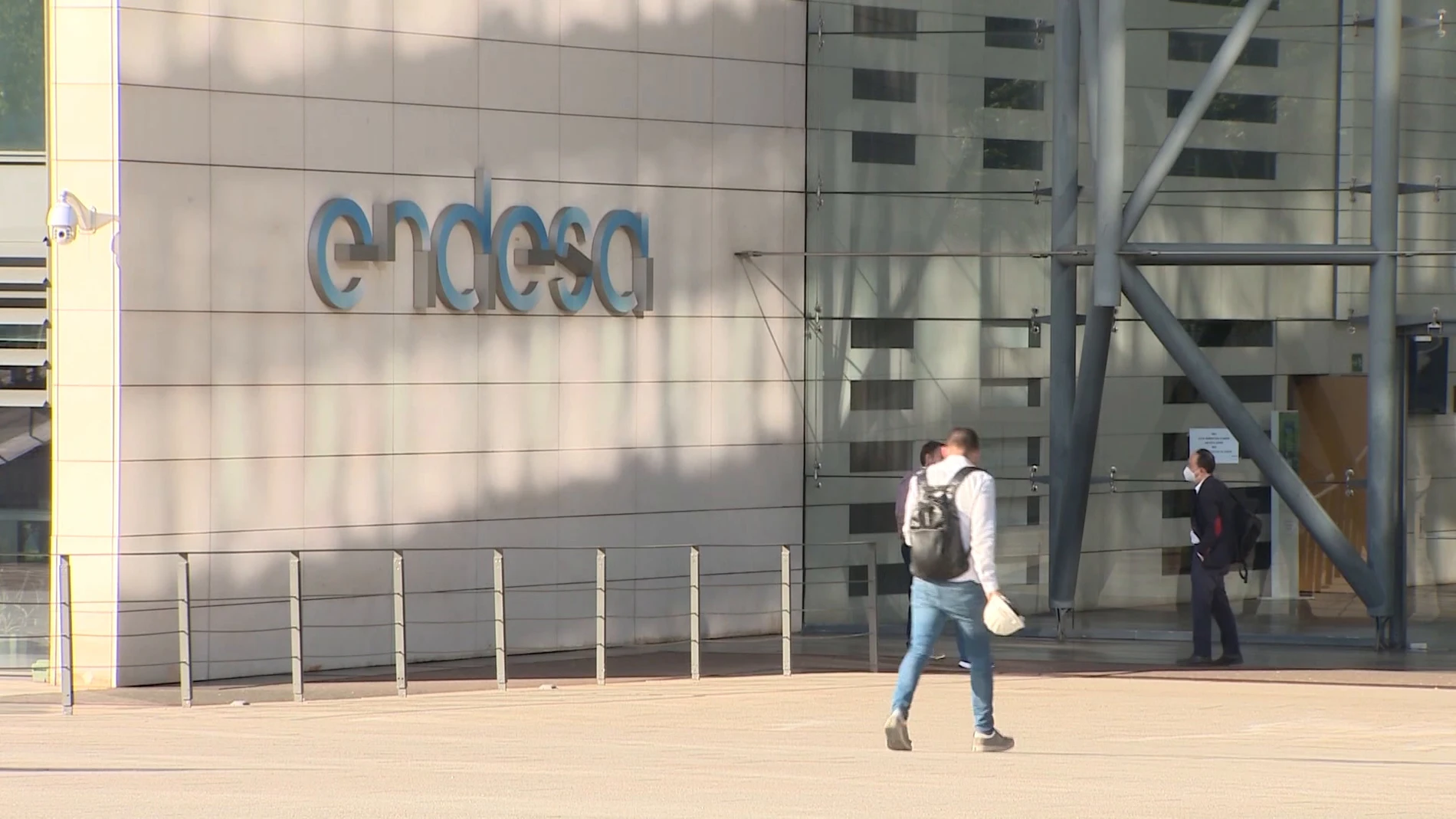 Endesa pide reformar la tarifa de la luz tras ganar un 26% menos