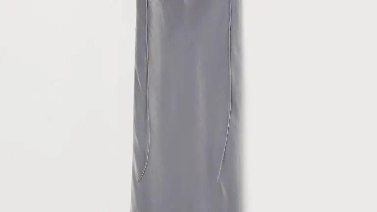 Vestido lencero metalizado, de H&M