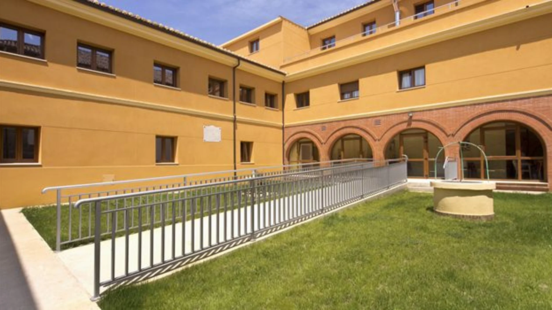 Residencia de mayores Ciudad de Dueñas (Palencia) donde se ha originado el brote