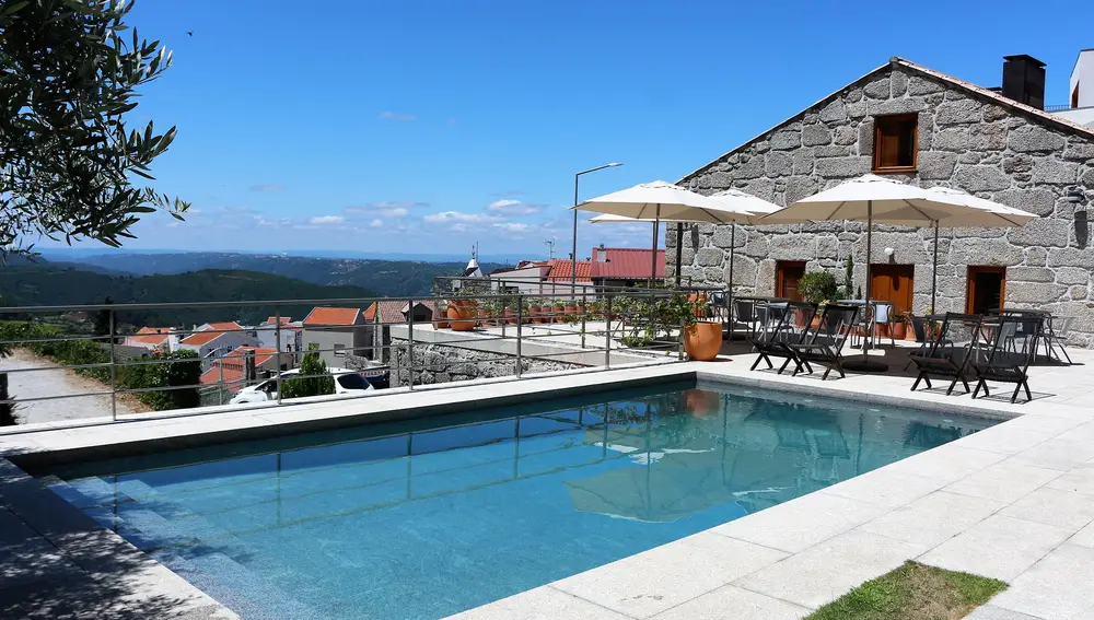 Imagen de la piscina exterior