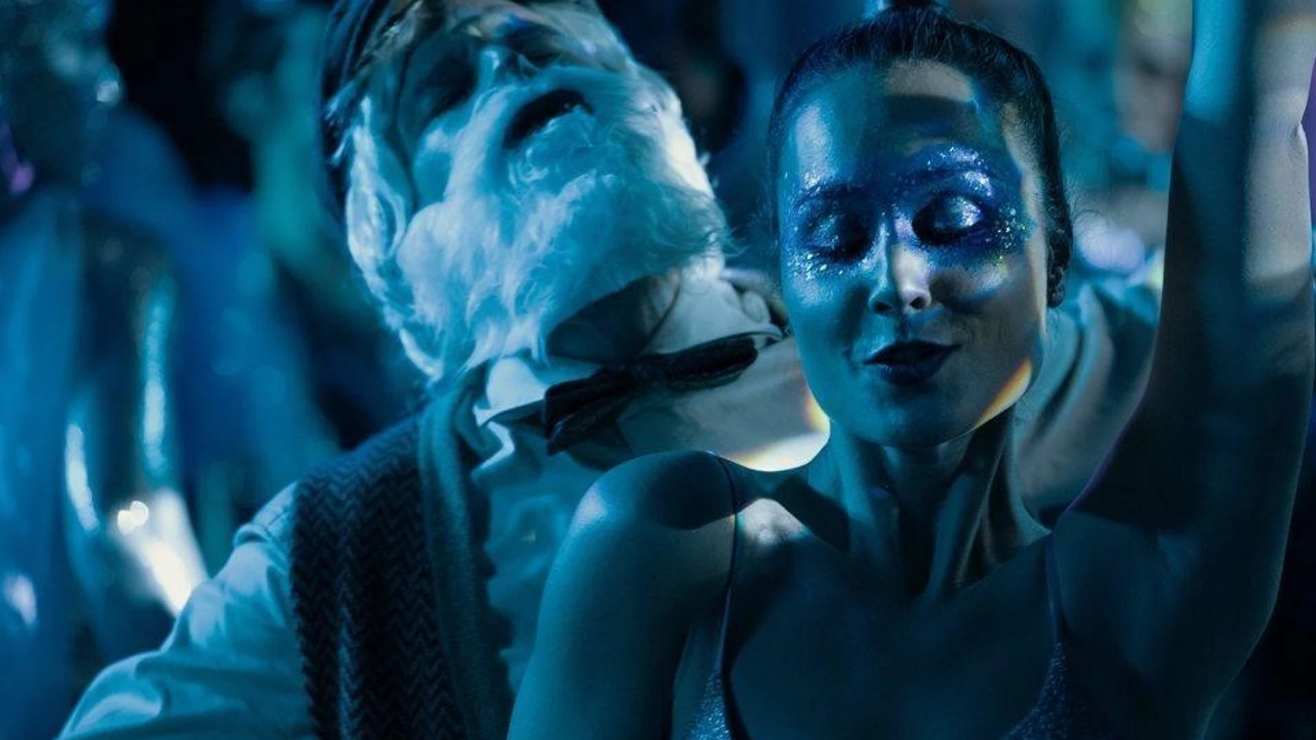 Un fotograma de "Donde caben dos"