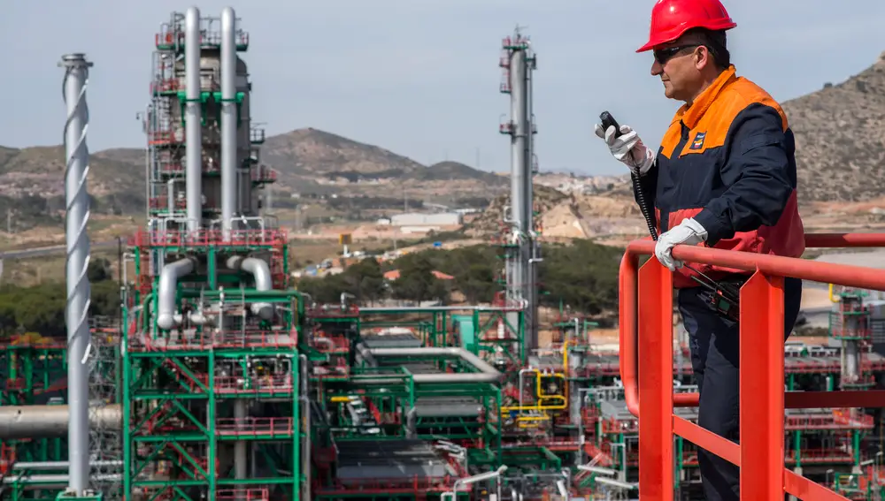 Una vez capturado, el CO₂ tiene muchos usos. Puede servir para fabricar espumas para asientos o colchones, adhesivos, flims plásticos o producir materiales de construcción