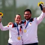 Fatima Galvez y Alberto Fernandez, con la medalla de oro