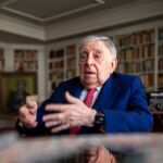 Entrevista a Don Luis María Anson con Carmen Macías.