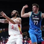 Ricky Rubioy Luka Doncic en el España-Eslovenia de lo Juegos Olímpicos