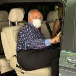 José Luis Moreno saliendo de los juzgados acompañado de su abogada en Madrid