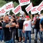 Los trabajadores de la factoría de palas eólicas LM Windpower, ubicada en Ponferrada (León), durante las protestas