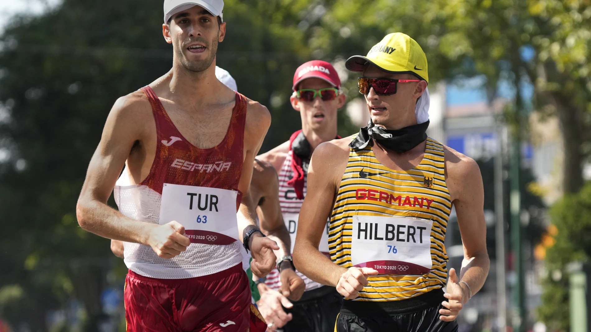 Marc Tur hizo una espectacular carrera en los 50 kilómetros marcha de los Juegos Olímpicos de Tokio, pero le fallaron las fuerzas al final