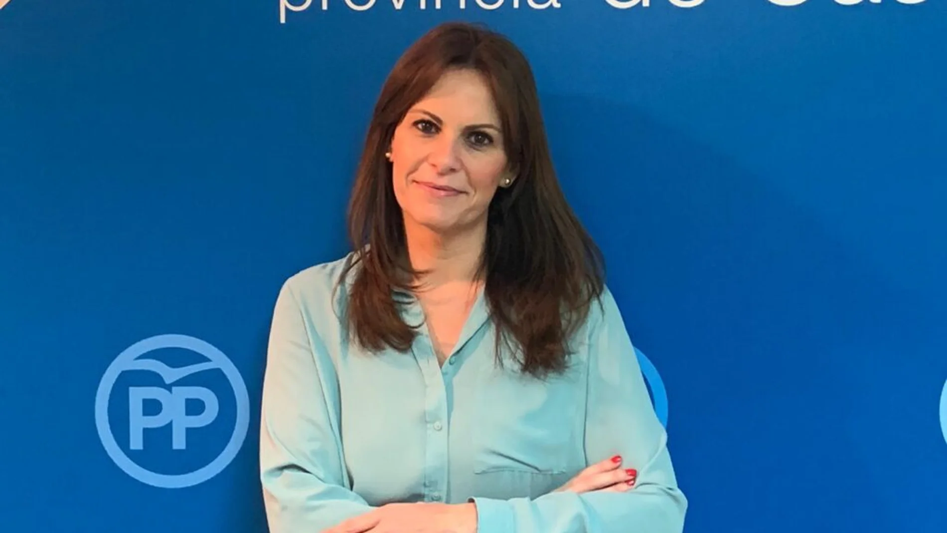 La portavoz de Educación del Grupo Popular en Les Corts, Beatriz Gascó, denuncia la falta de construcción de centros educativos en la Comunitat.