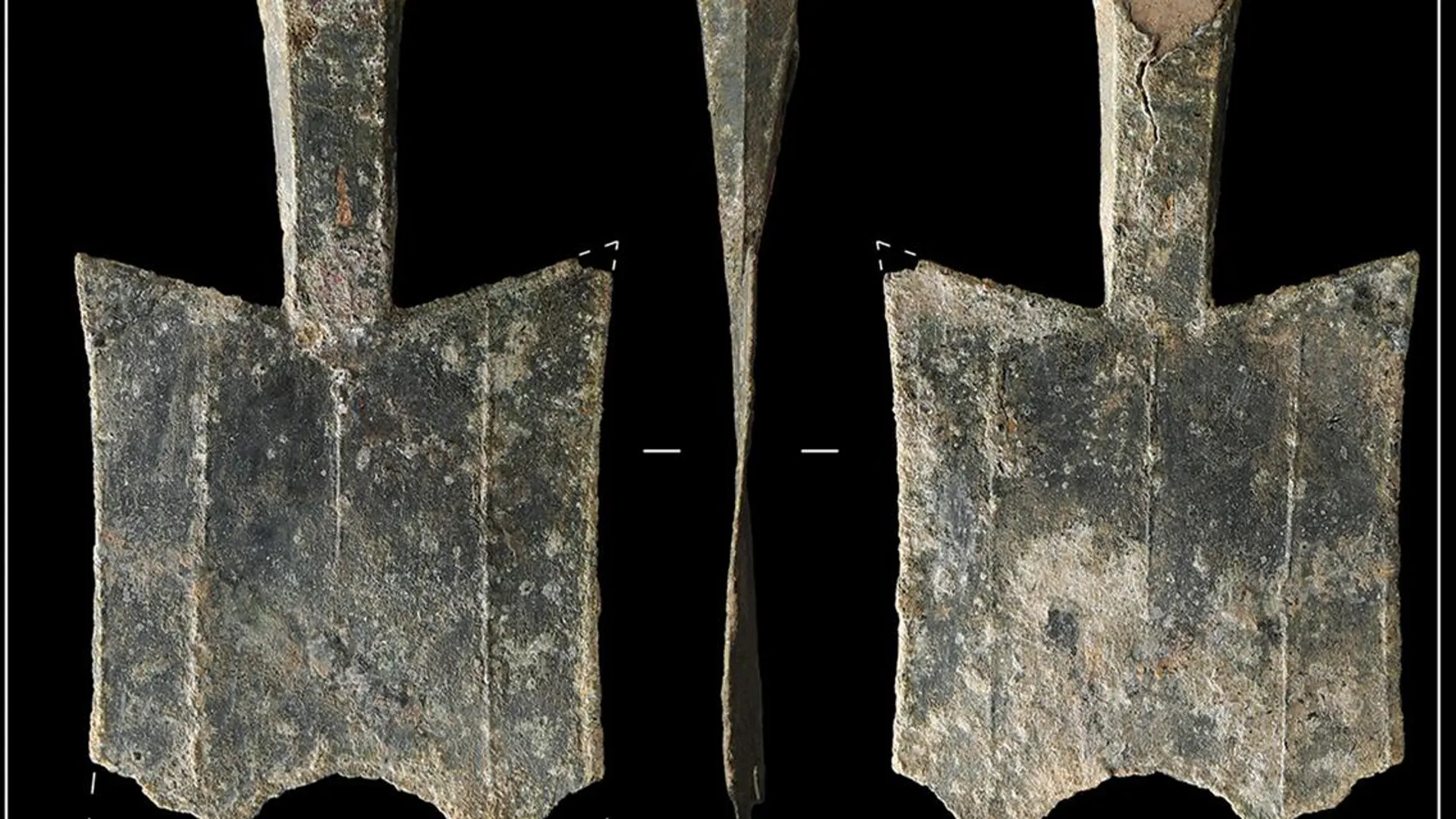 Monedas en forma de pala encontradas en China y que serían las primeras del mundo en fabricarse de manera estandarizada