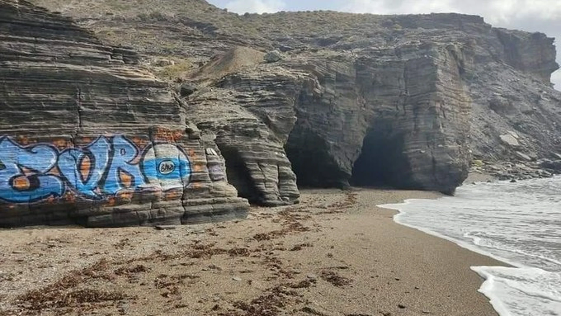 Pintadas realizadas en Cala Cocón, dentro del Parque Regional de Calblanque, Monte de las Cenizas y Peña del Águila.