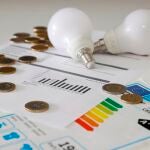 El recibo de la luz de hogares e industrias sigue por encima del promedio de los últimos años