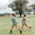Las influencers María y Marta Pombo durante su verano en el norte