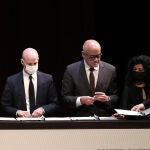 El representante de la oposición venezolana, Gerardo Blyde Pérez, el director del Centro Noruego de Resolución de Conflictos, Dag Nylander, el presidente de la Asamblea Nacional de Venezuela, Jorge Rodríguez, y el canciller mexicano Marcelo Ebrard, firman hoy un memorando de entendimiento en el Museo de Antropología e Historia de la Ciudad de México (México).