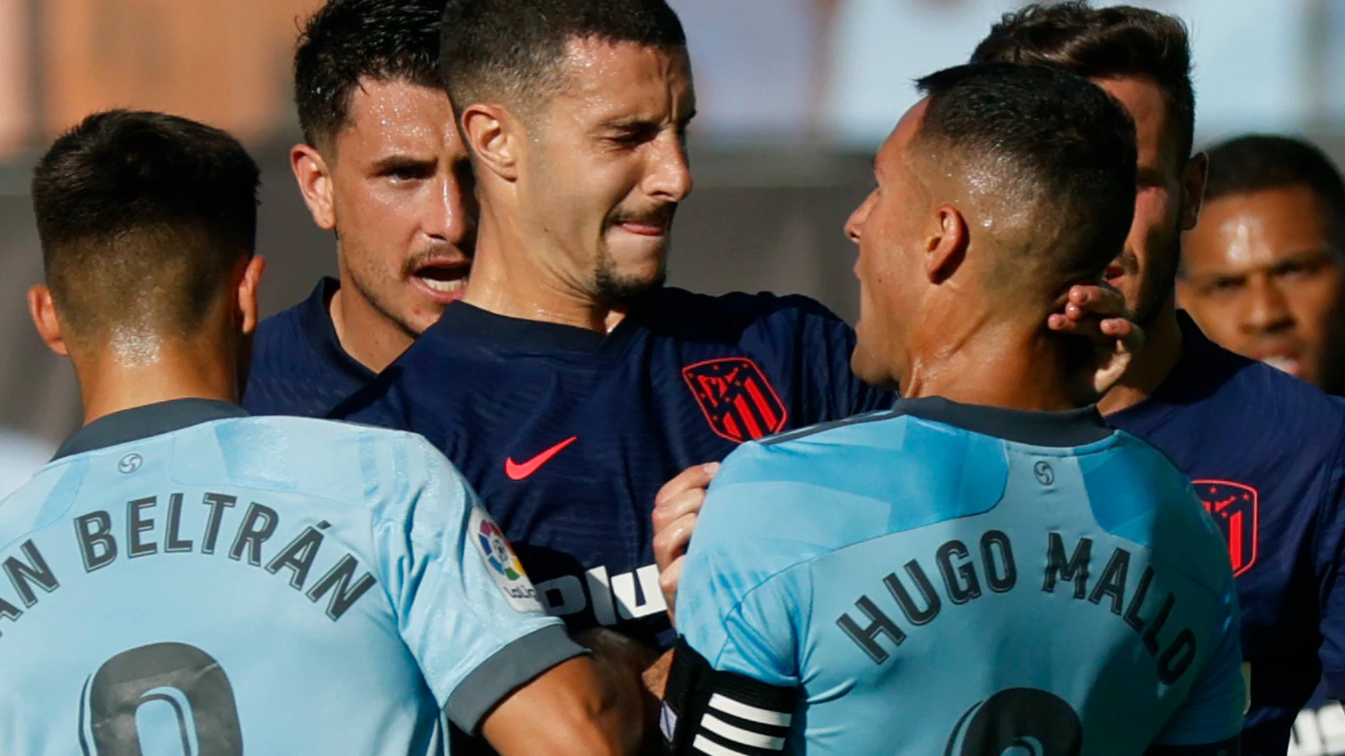 La pelea entre Hermoso y Hugo Mallo terminó con los dos expulsados