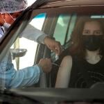 Una mujer recibe una vacuna contra la covid-19 en Sao Paulo (Brasil)