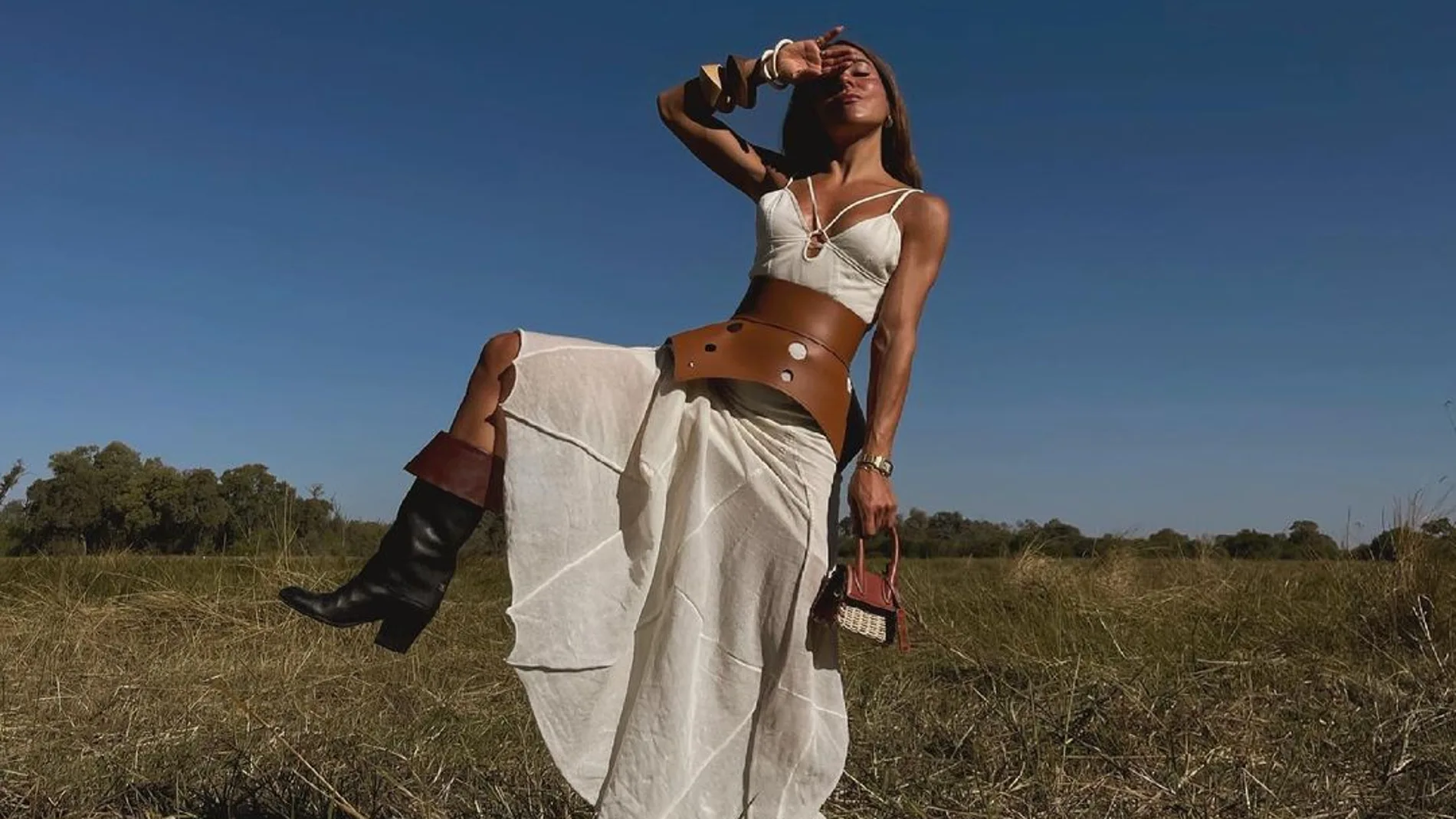 La influencer Paula Ordovás con botas d inspiración hípica