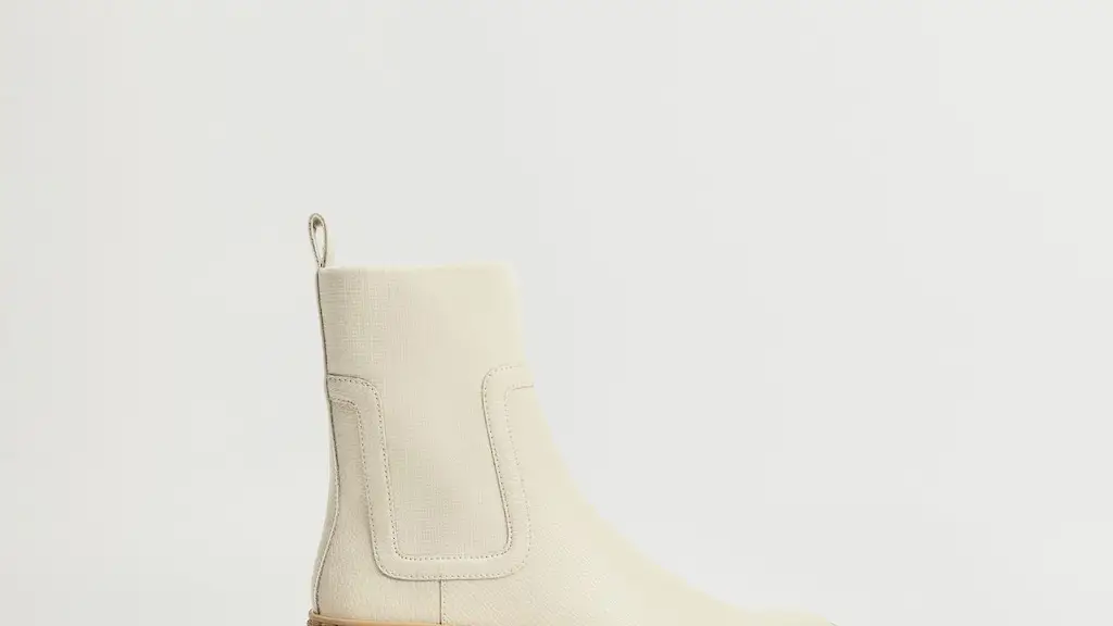 Botín suela track, de Mango