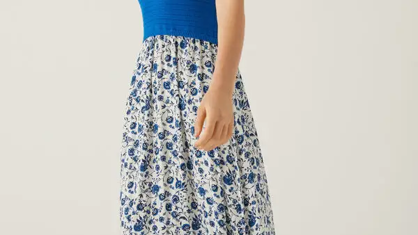 Vestido combinado asimétrico, de Springfield