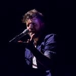 El cantante y compositor Pablo López durante el concierto que ofrece en el Starlite Festival, este martes en la localidad malagueña de Marbella. EFE/Starlite