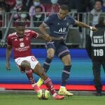 Mbappé, en un partido con el PSG. El Real Madrid le espera en septiembre