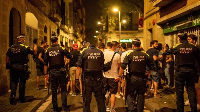 Desalojadas 4.100 personas en Barcelona en la primera noche sin toque de queda.