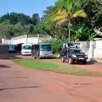 El ejército dijo en otra declaración que el hombre tenía cómplices que estaban huyendo y que se estaba tratando de detenerlos.