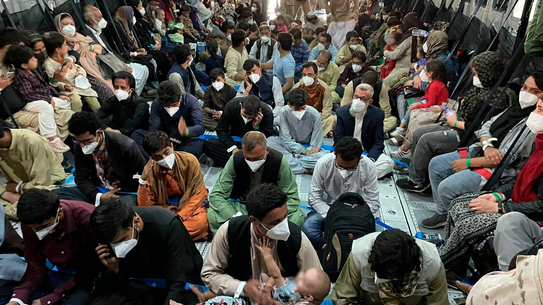 Uno de los aviones del Ejército del Aire con los afganos rescatados