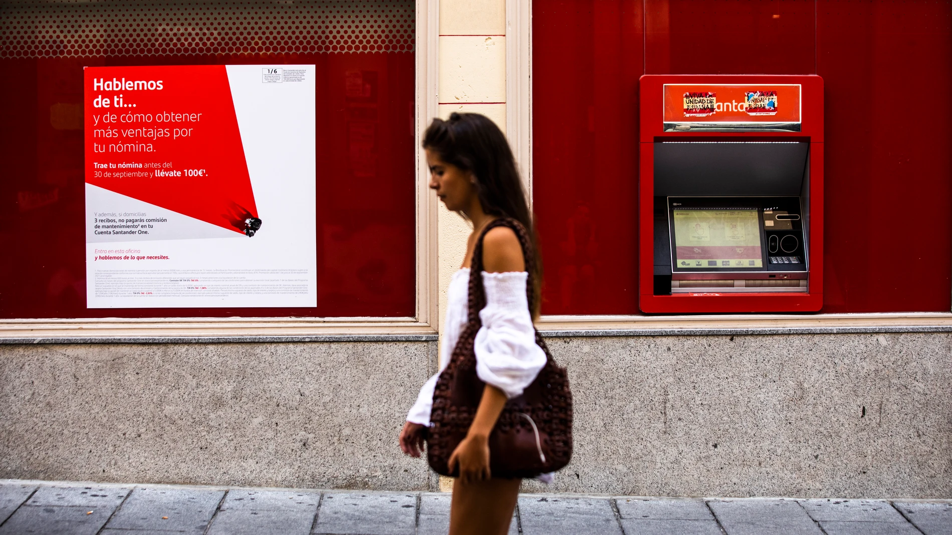 Las comisiones de mantenimiento que piden algunos bancos llegan a alcanzar los 240 euros al año