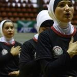 Nueve jugadoras viven angustiadas a la espera de ser evacuadas