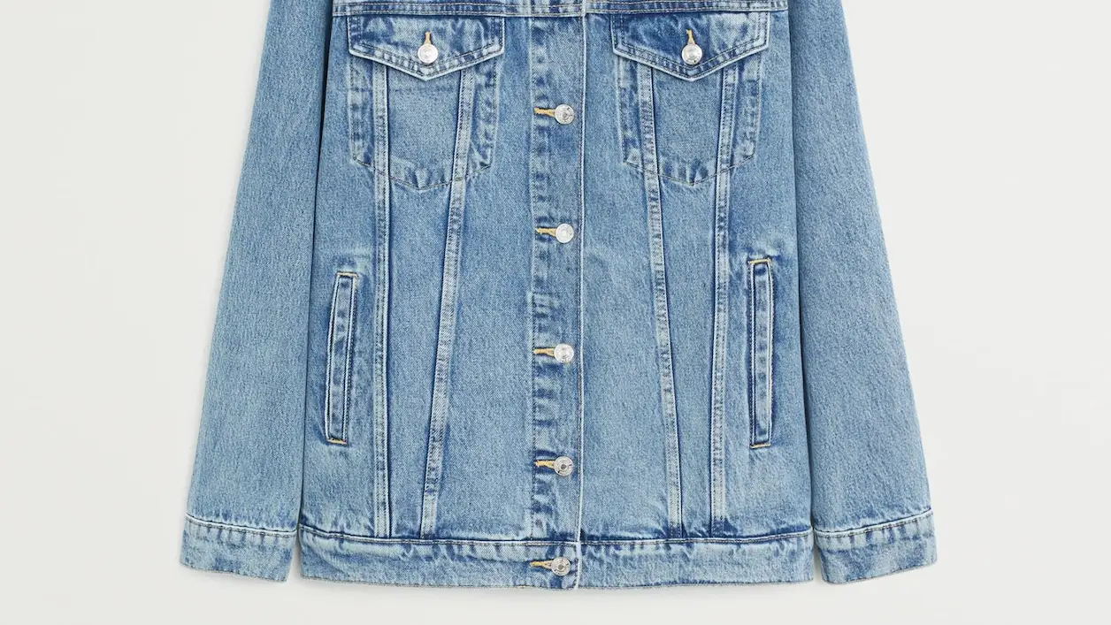 Cazadora denim oversize, de Mango Outlet