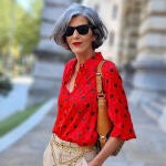 Carmen Gimeno con la camisa de Zara de lunares.