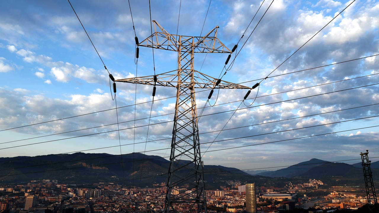 La cara B de las energías renovables: la razón por la que España vuelve a estar al borde del apagón