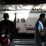 Tren de Renfe en la estación madrileña de Atocha