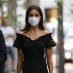 La Reina Letizia deslumbra en su vuelta al trabajo.