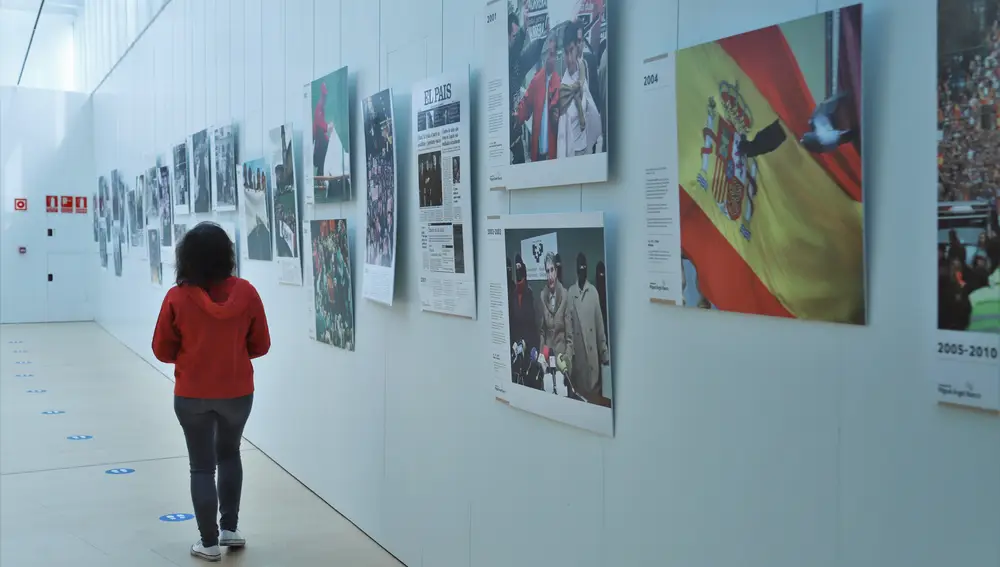 Exposición "La voz de las manos blancas", en memoria de las víctimas del terrorismo, en Zamora.