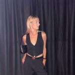 La influencer francesa Camille Charriere eligió este combo para una fiesta de gala en Londres