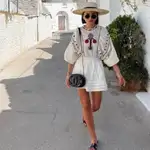 Alexandra Pereira con un total look blanco.