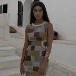 Violeta Mangriñán con un vestido cut out de Zara.