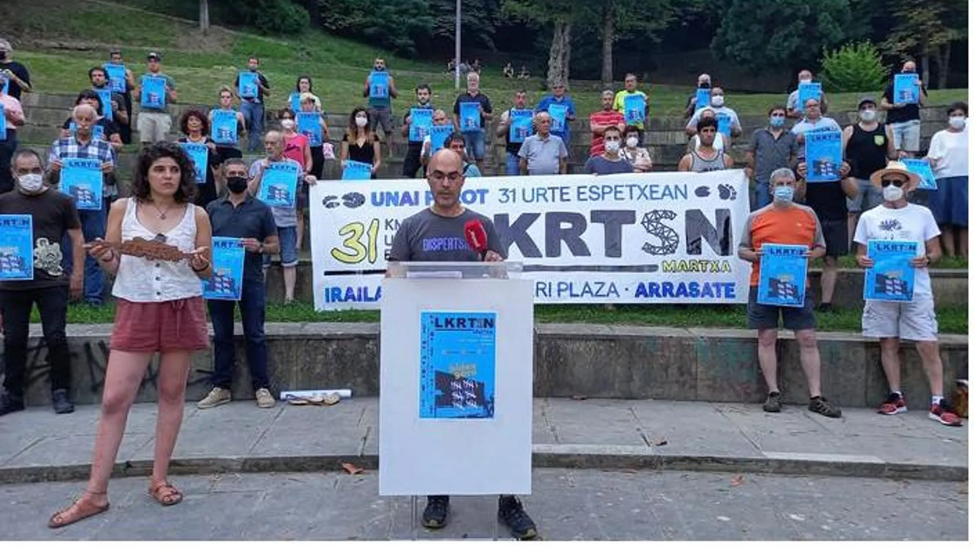 Premin Sampedro interviene en un acto de convocatoria del homenaje a Parot