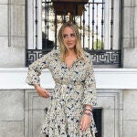 Rocío Flores con vestido camisero.