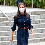 La Reina Letizia vuelve a su facultad.