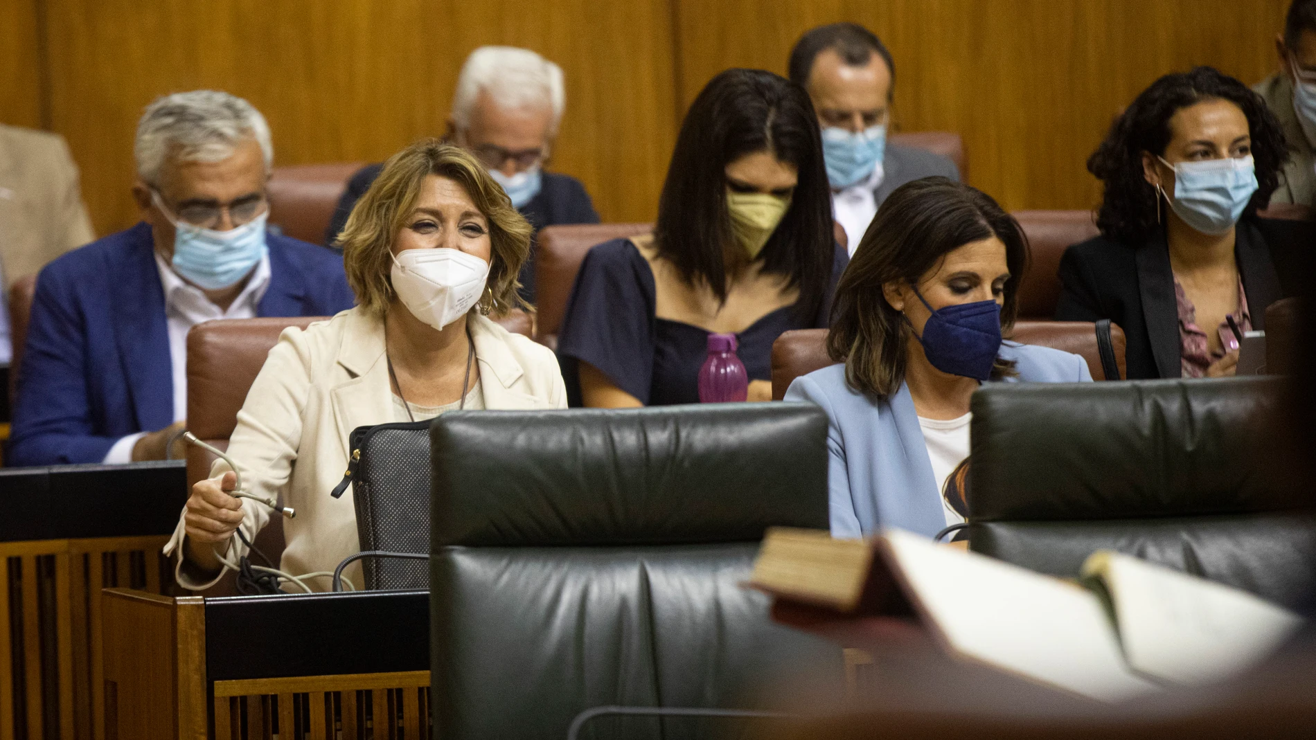 La diputada socialista Susana Díaz (1i), durante la primera jornada de sesión plenaria en el Parlamento de Andalucía María José López / Europa Press