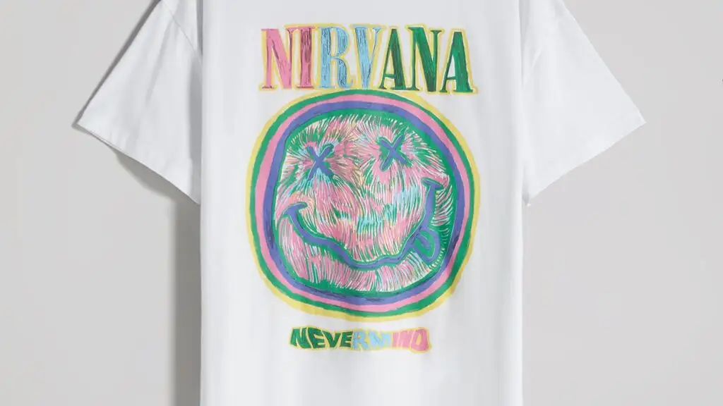 Camiseta manga corta print Nirvana, de Bershka