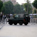 A su llegada al lugar de los hechos, efectivos policiales y de las fuerzas de elite se han encontrado con que el tiroteo aún continuaba