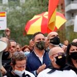 El presidente de Vox, Santiago Abascal asiste al acto en apoyo a las víctimas del terrorismo que su partido celebra este sábado en Arrasate. EFE/Javier Etxezarreta