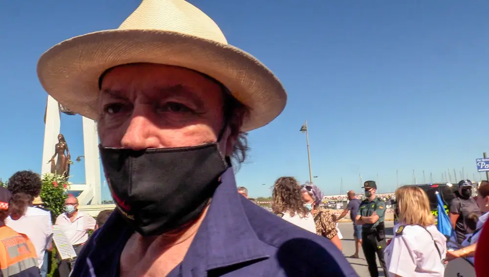 Amador Mohedano en el homenaje por el 77º cumpleaños de su hermana Rocío Jurado