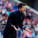 Simeone y el Atlético reciben en el Metropolitano esta semana al Liverpool