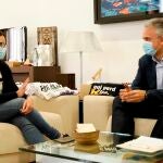 GRAFCVA8657. VALENCIA, 21/09/2021.- La vicepresidenta Mónica Oltra en su despacho junto al vicepresidente Héctor Illueca, en el despacho de la primera donde se pueden ver las camisetas